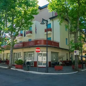 https://hotel-arno-cesenatico-47042-2.emilia-romagnahotels.net